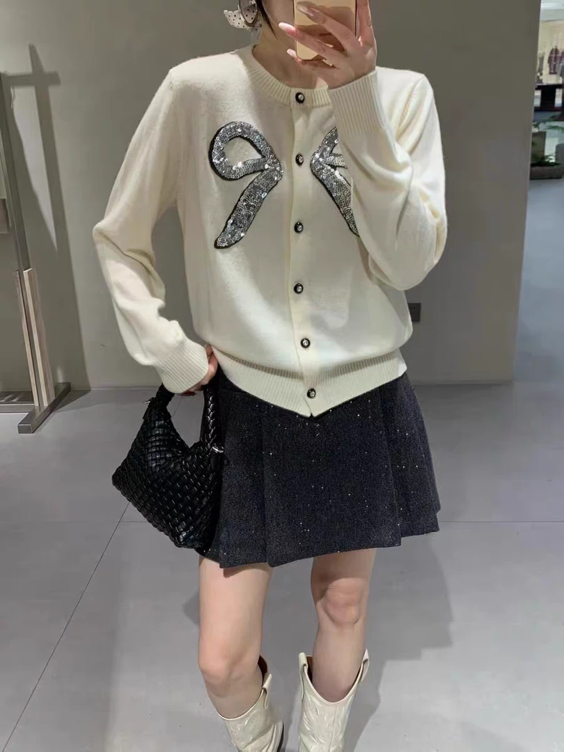 玲姐定制-米白圆领亮片蝴蝶结名媛小香风针织开衫280371