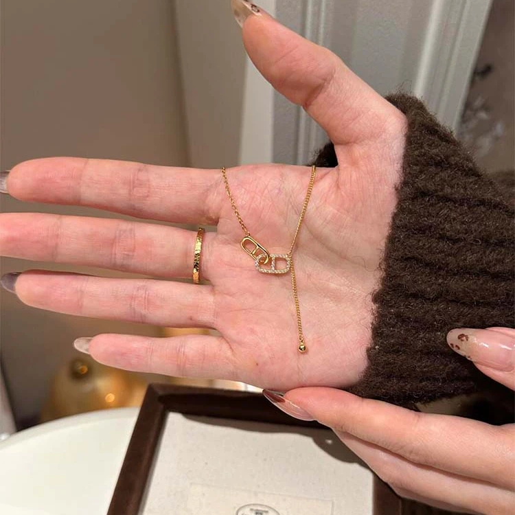 铜合金项链 环环相扣猪鼻子项链女时尚小众设计高级感百搭锁骨链