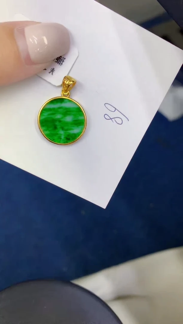 颈饰未镶嵌翡翠缅甸天然翡翠A货