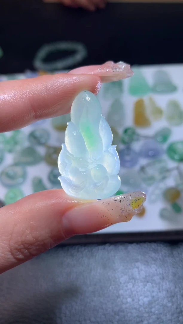 【闪购商品】定制翡翠未镶嵌九尾狐