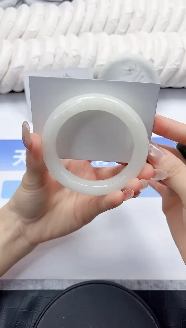 未镶嵌手镯和田玉84-54