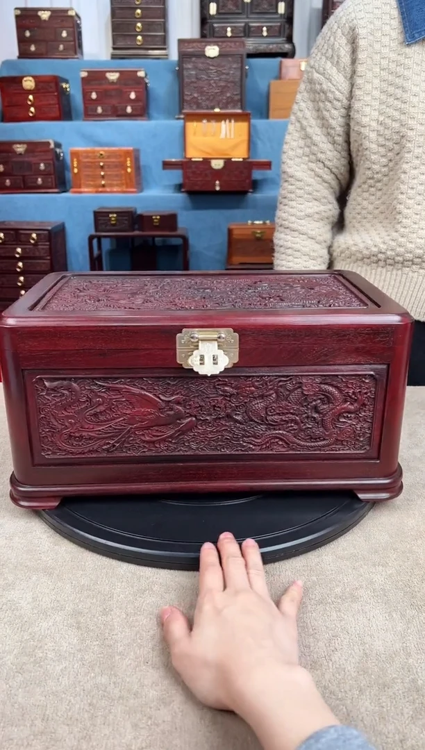 紫檀木类成套家具精雕彩礼箱