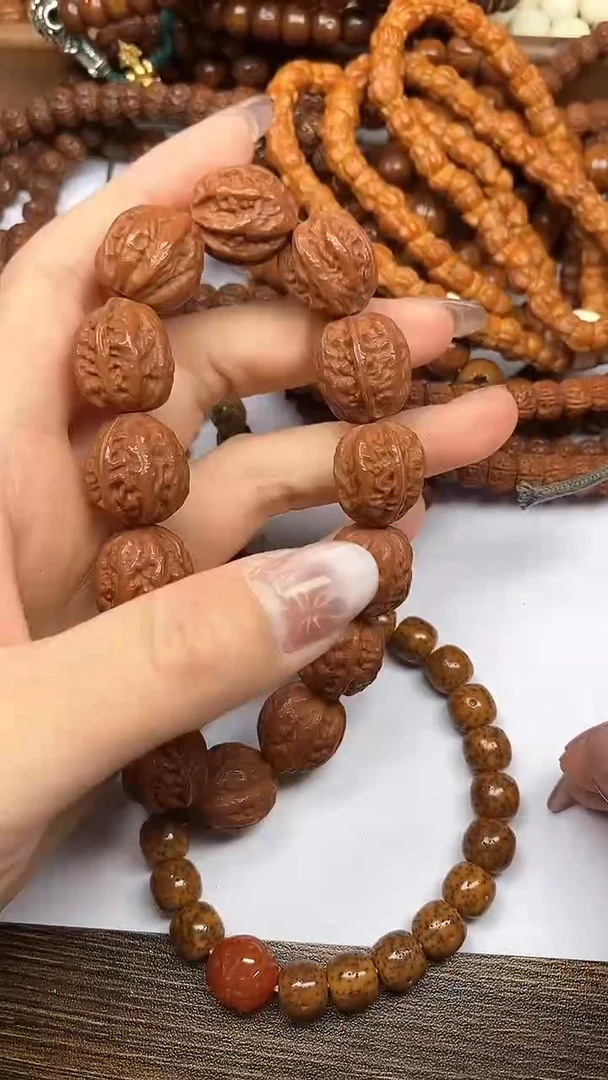 【闪购商品】文玩核桃吊坠秋子