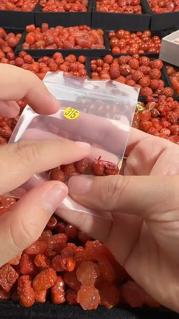 颈饰未镶嵌南红玛瑙1