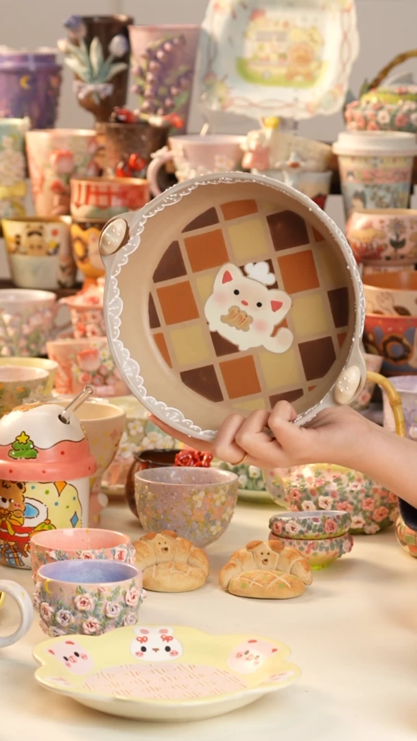 摆件陶景德镇釉下彩手绘设计师款陶瓷