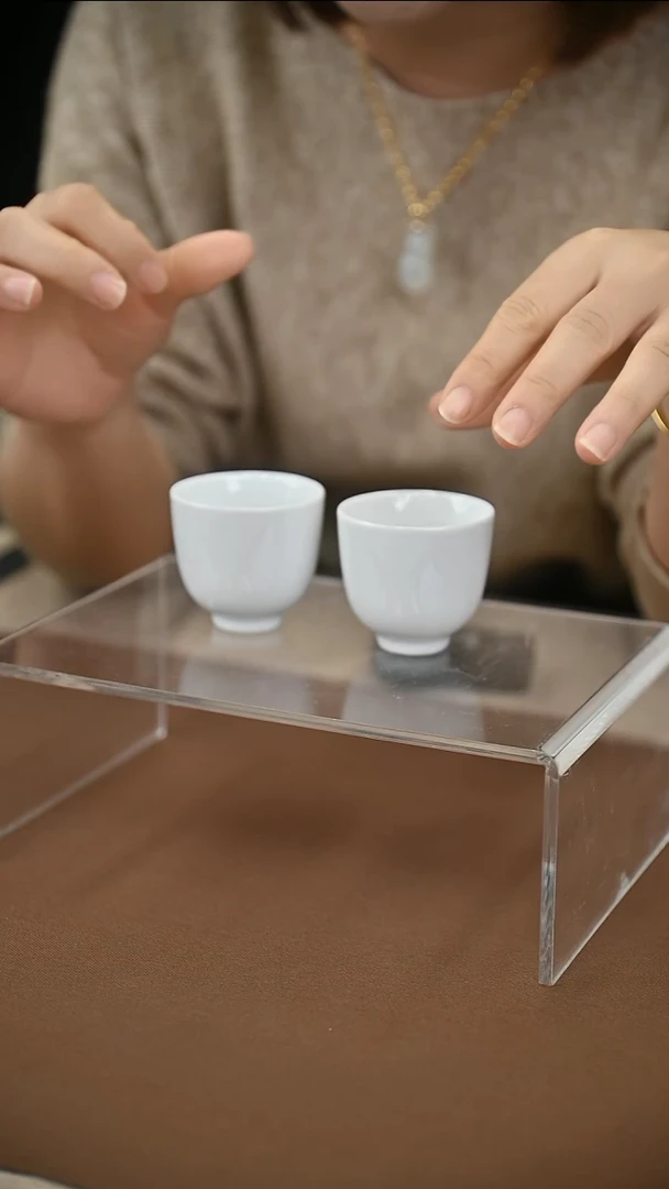 白瓷小茶杯2只装