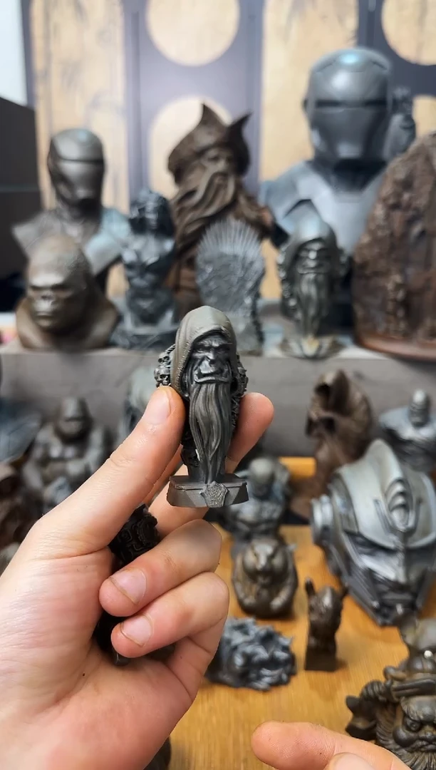 铁C**u实心铁艺---两个小古尔丹