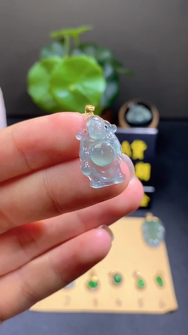 颈饰18K金镶嵌翡翠翡翠A货
