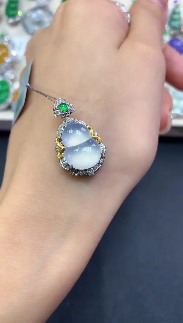 【闪购商品】翡翠吊坠(不含链)18K金镶嵌q44