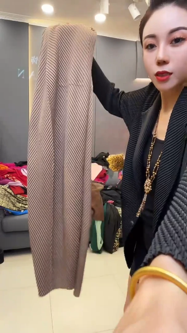 聚酯纤维（涤纶）咖色裤子