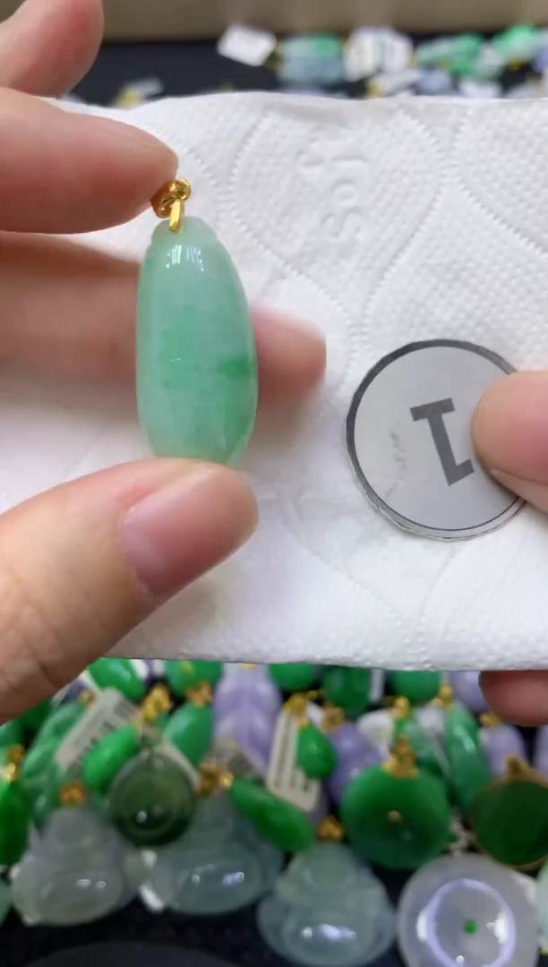 颈饰未镶嵌翡翠天然缅甸翡翠A货