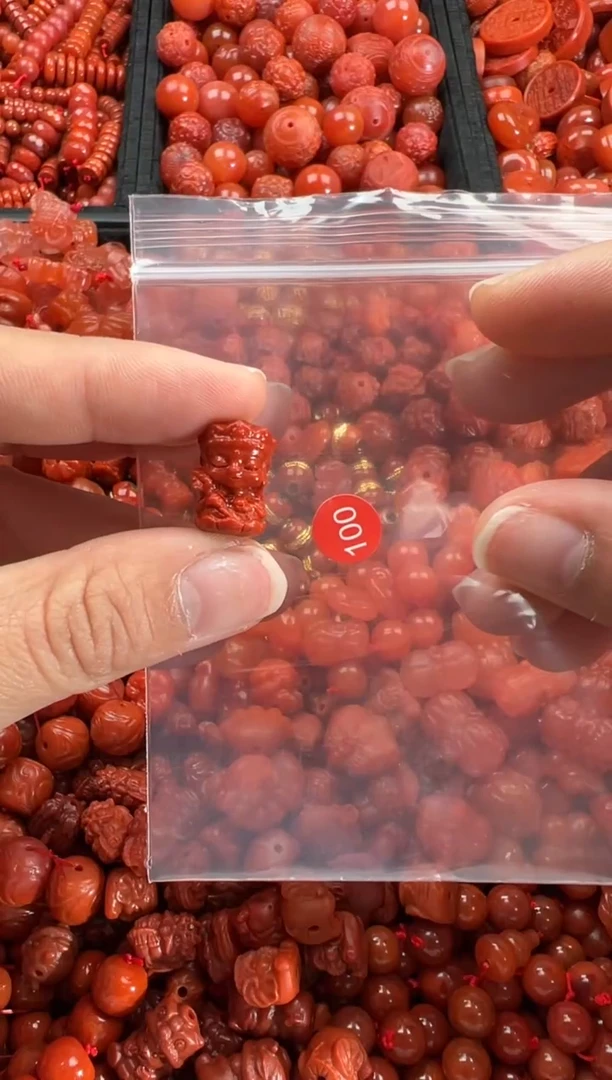 【闪购商品】南红玛瑙颈饰未镶嵌1