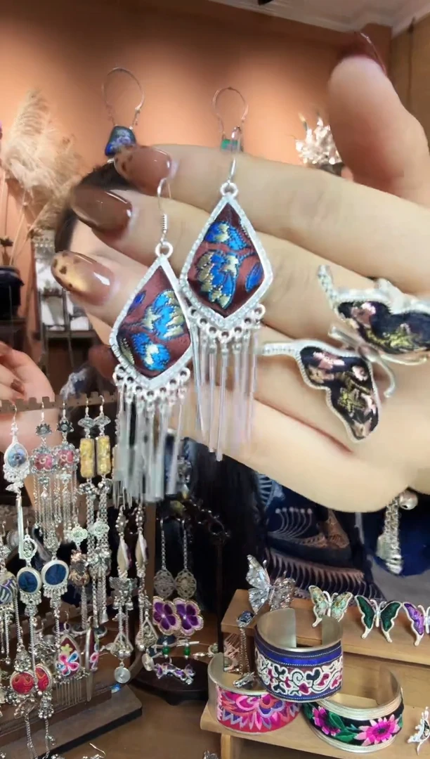 织绣纯手工民族风耳环