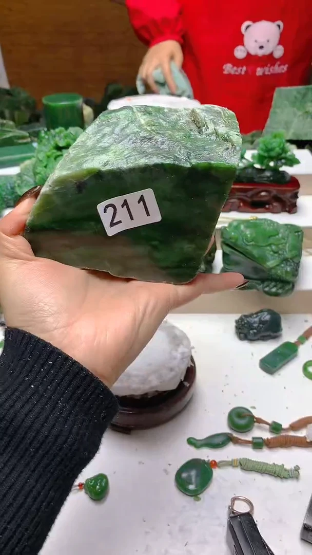 未镶嵌和田玉摆件1