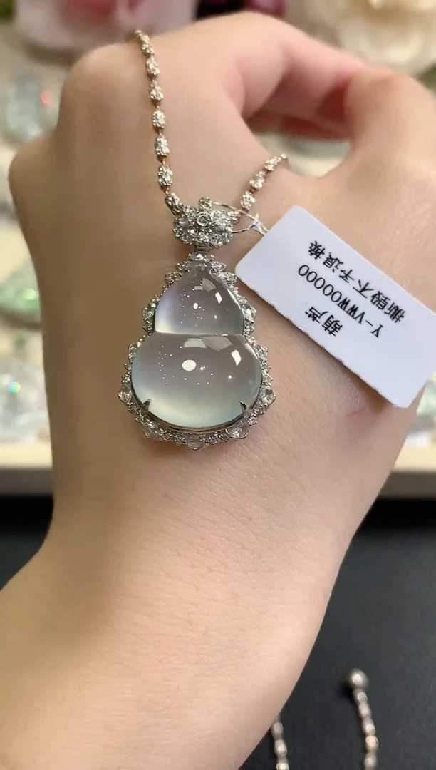 吊坠(不含链)18K金镶嵌翡翠冬日珠宝Q118