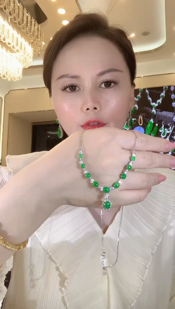 套链18K金镶嵌翡翠A86