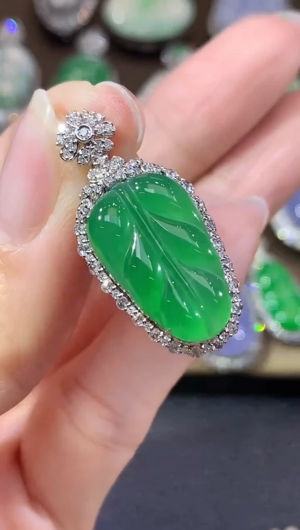 吊坠(不含链)18K金镶嵌翡翠C60