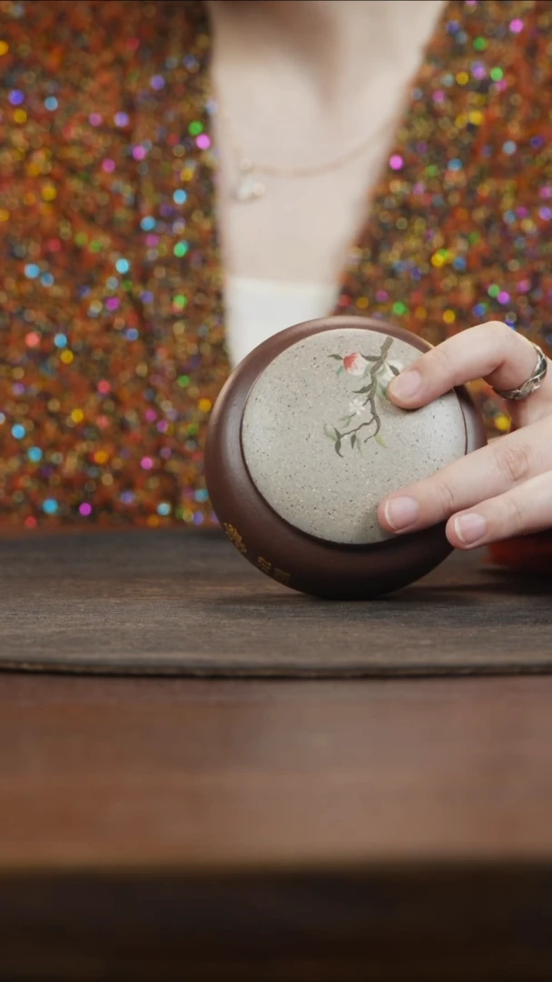 【闪购商品】紫砂茶叶罐小罐定窑白泥绘寿桃