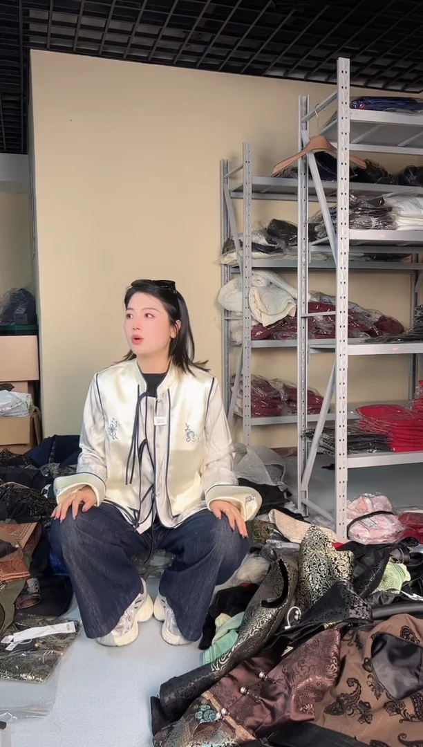 白色假两件衬衫