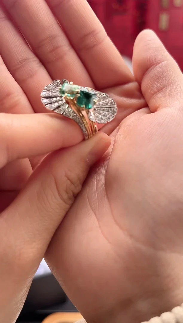 【闪购商品】祖母绿戒指18K金镶嵌戒指