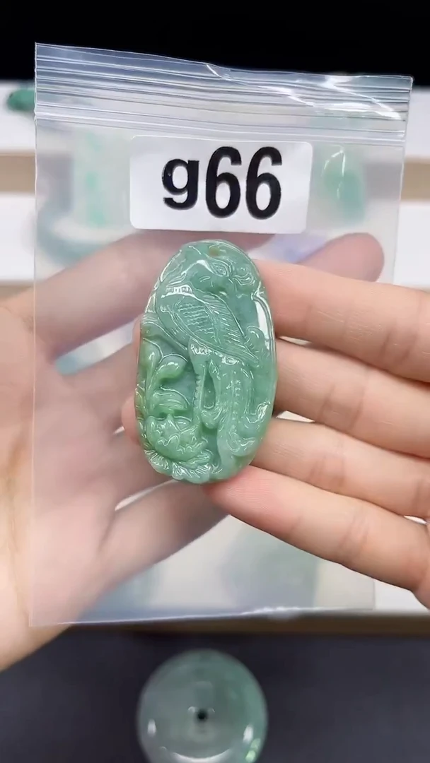 颈饰未镶嵌翡翠天然翡翠吊坠挂件