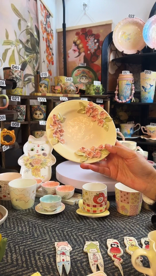 景德镇设计款手绘杯杯