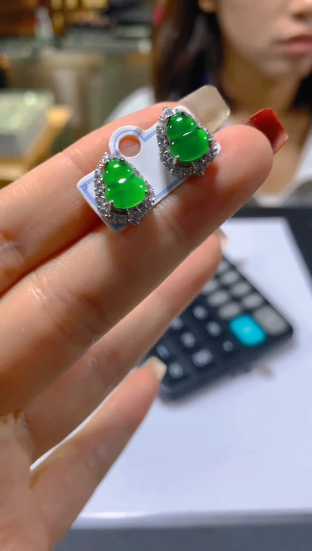 未镶嵌翡翠耳饰多样性发一