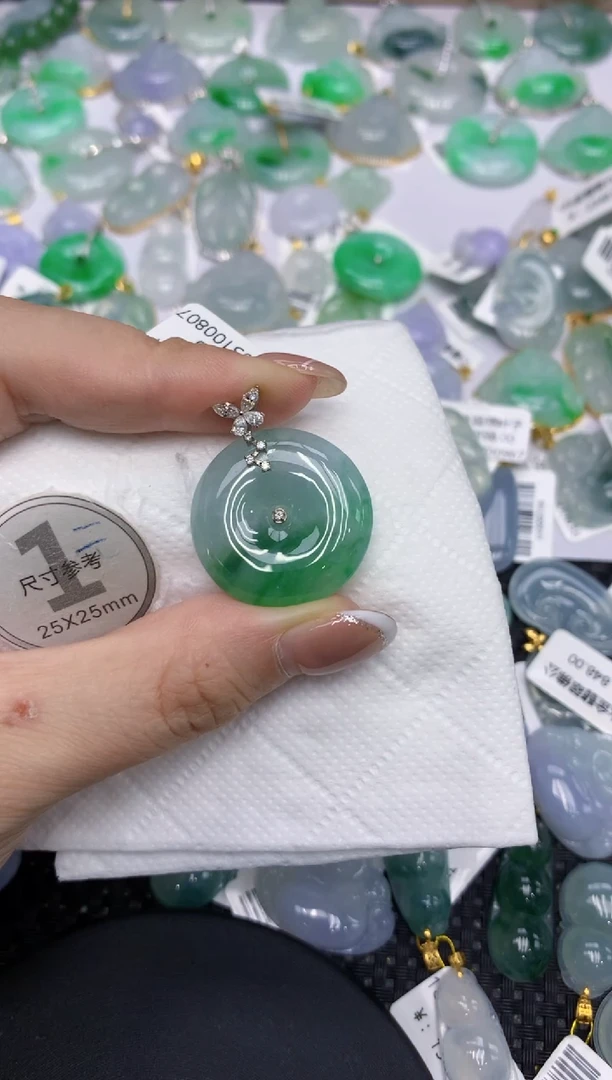 颈饰18K金镶嵌翡翠111111111