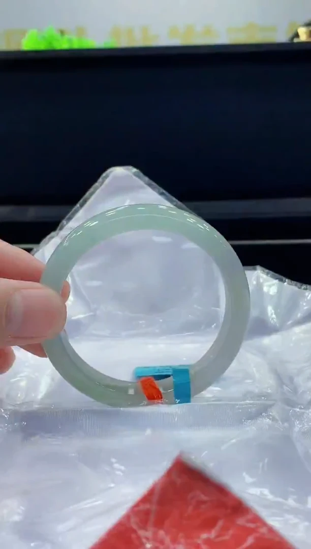 未镶嵌手镯翡翠翡翠手镯