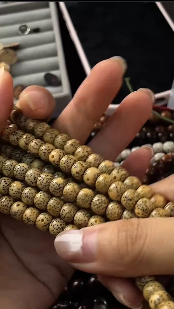 吊坠星月菩提精工级陈籽桶珠7*6长串