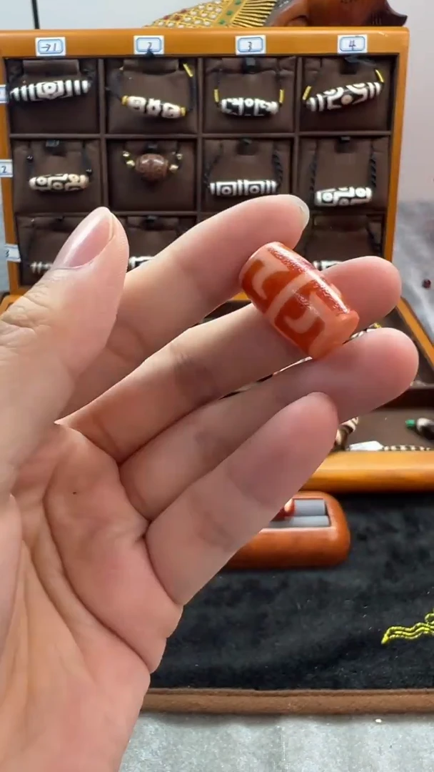 玛瑙/玉髓（覆膜）颈饰未镶嵌51.（微瑕随机发货）