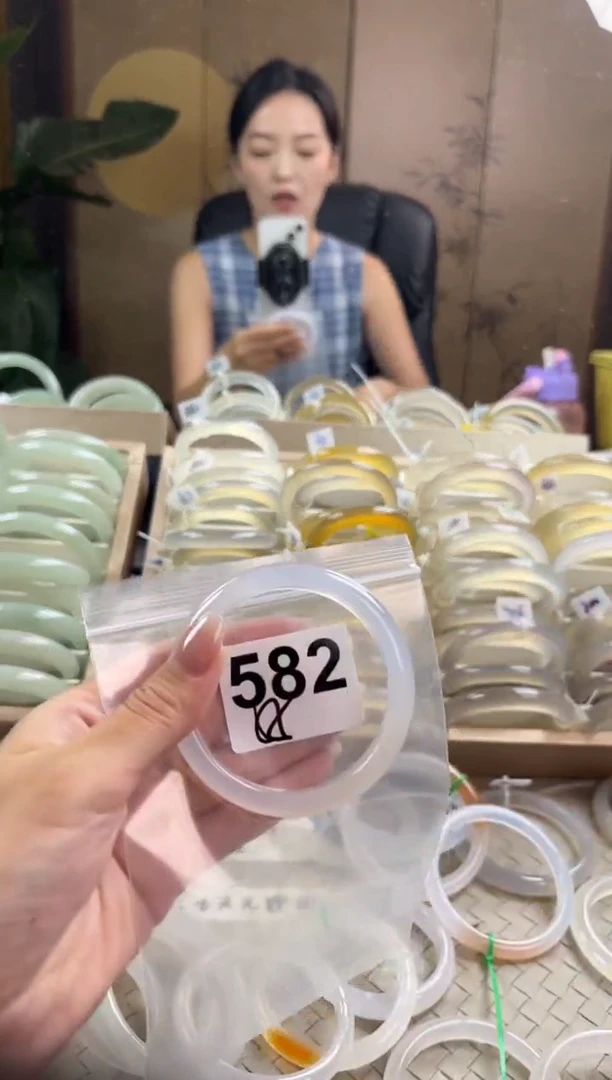 手镯玛瑙/玉髓未镶嵌582
