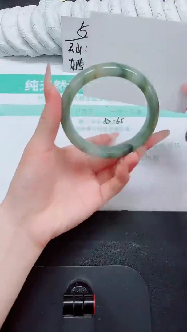 石英质玉手镯未镶嵌178-62