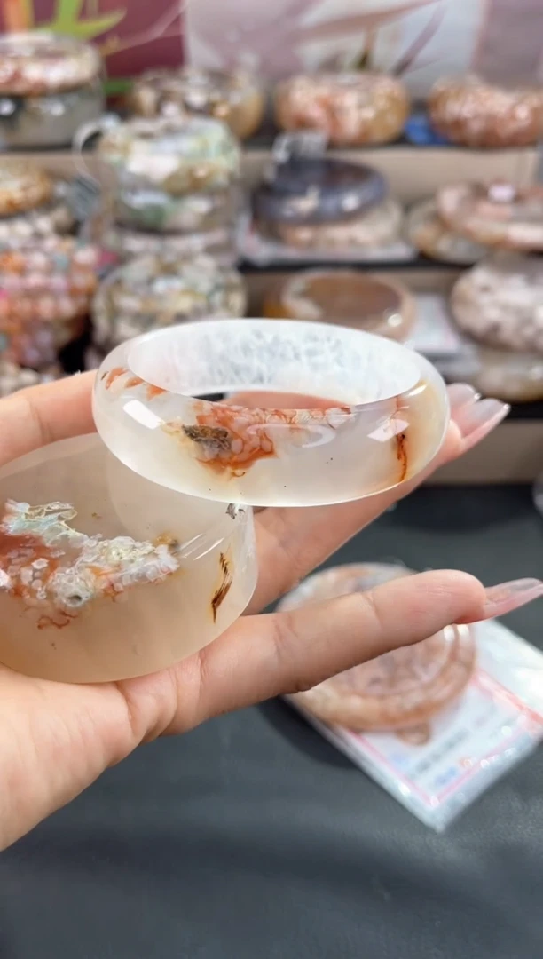 未镶嵌手镯石英质玉56