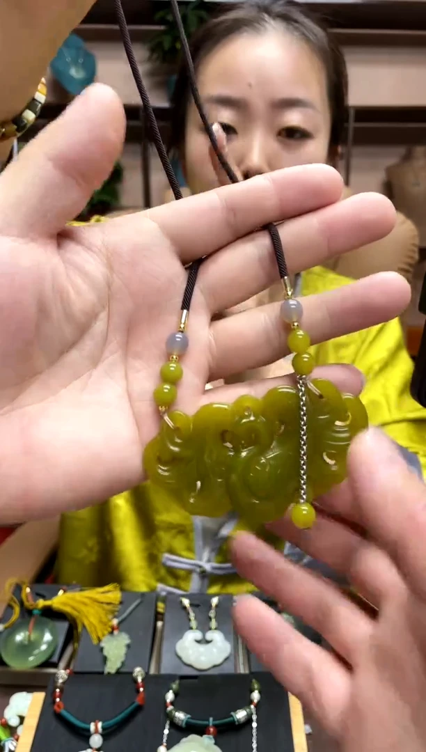 【闪购商品】岫玉吊坠未镶嵌多样性发货 其中发一