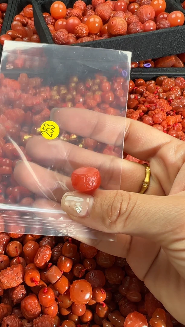 【闪购商品】南红玛瑙颈饰未镶嵌1