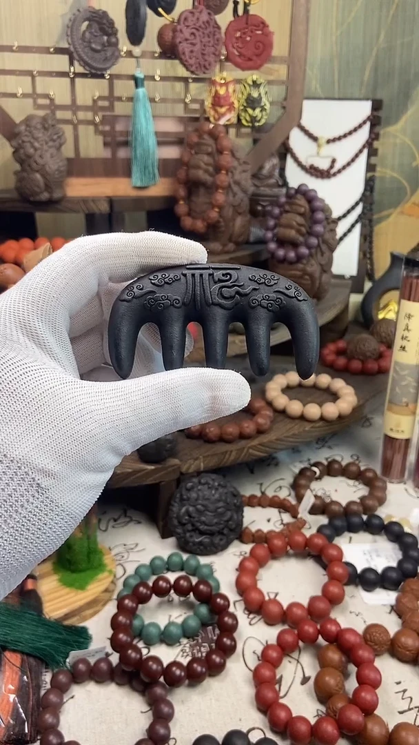 泥塑何首乌发合香梳