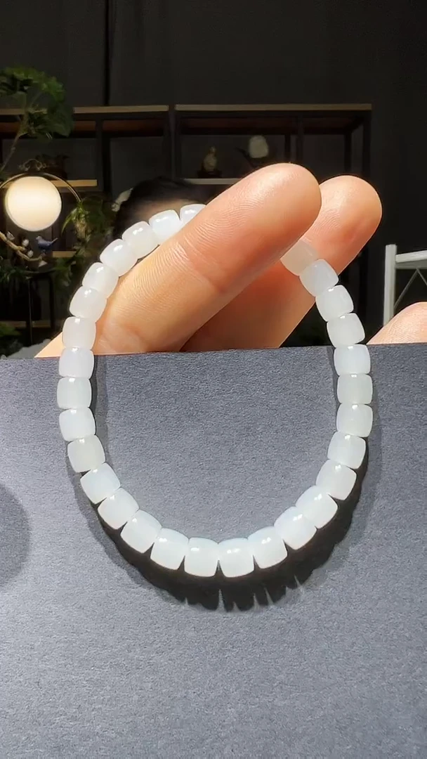 【闪购商品】和田玉手链未镶嵌6+直切