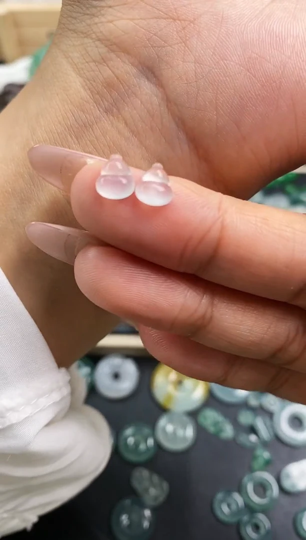 裸石翡翠一****泪葫芦一对