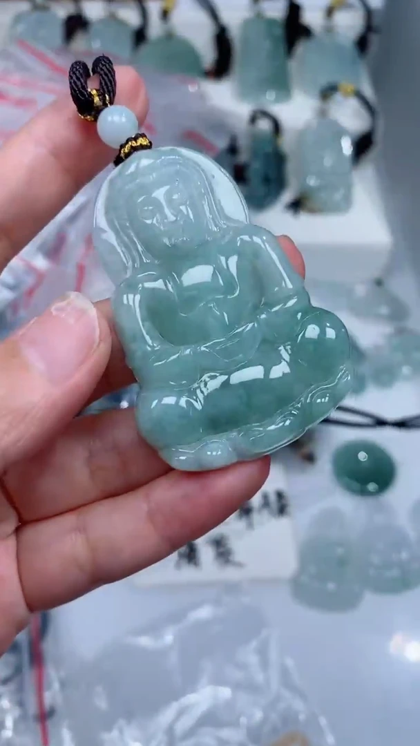 颈饰未镶嵌翡翠吊坠