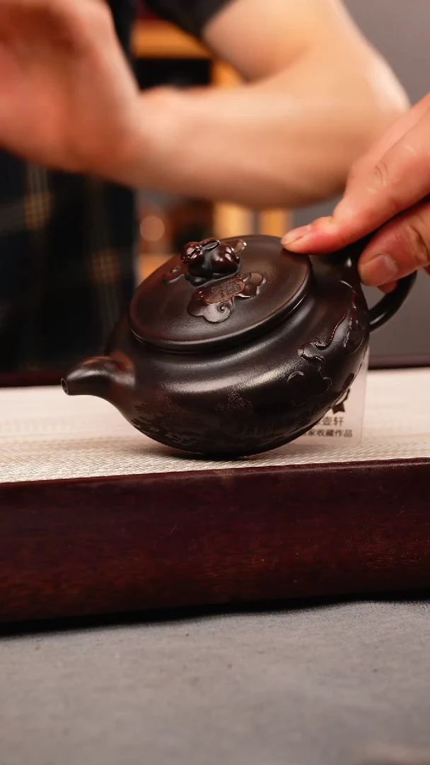 茶壶紫砂铁血红砂 玉兔仿古 刻绘