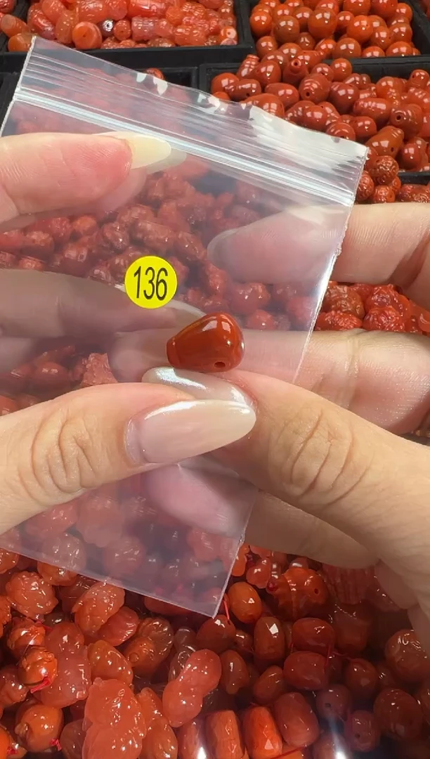 颈饰未镶嵌南红玛瑙1