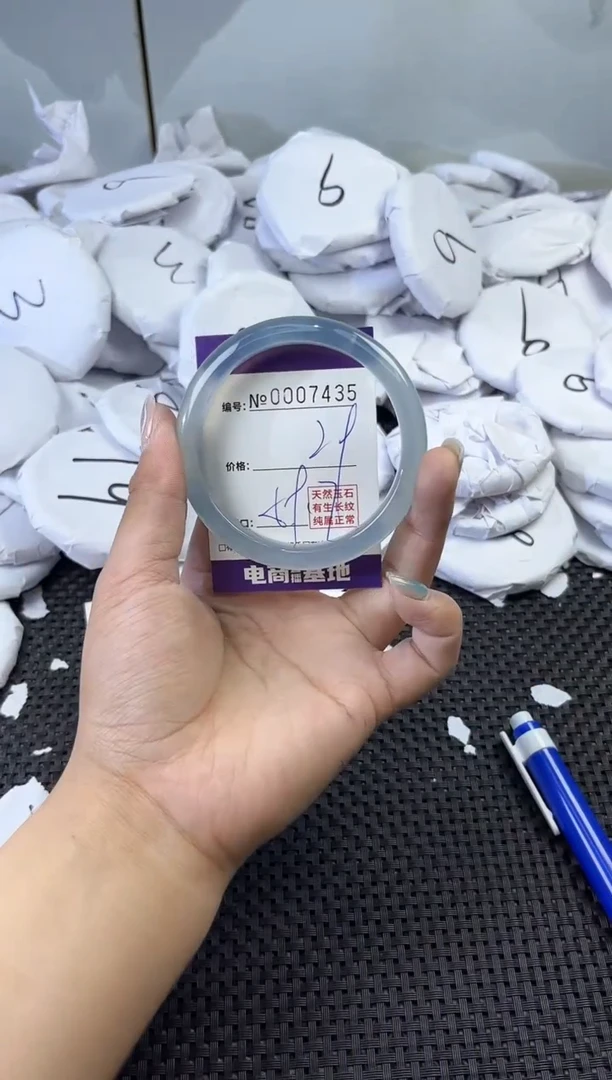 玛瑙/玉髓手镯未镶嵌7435