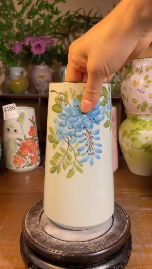 景德镇手绘陶瓷花瓶 口8  高度19