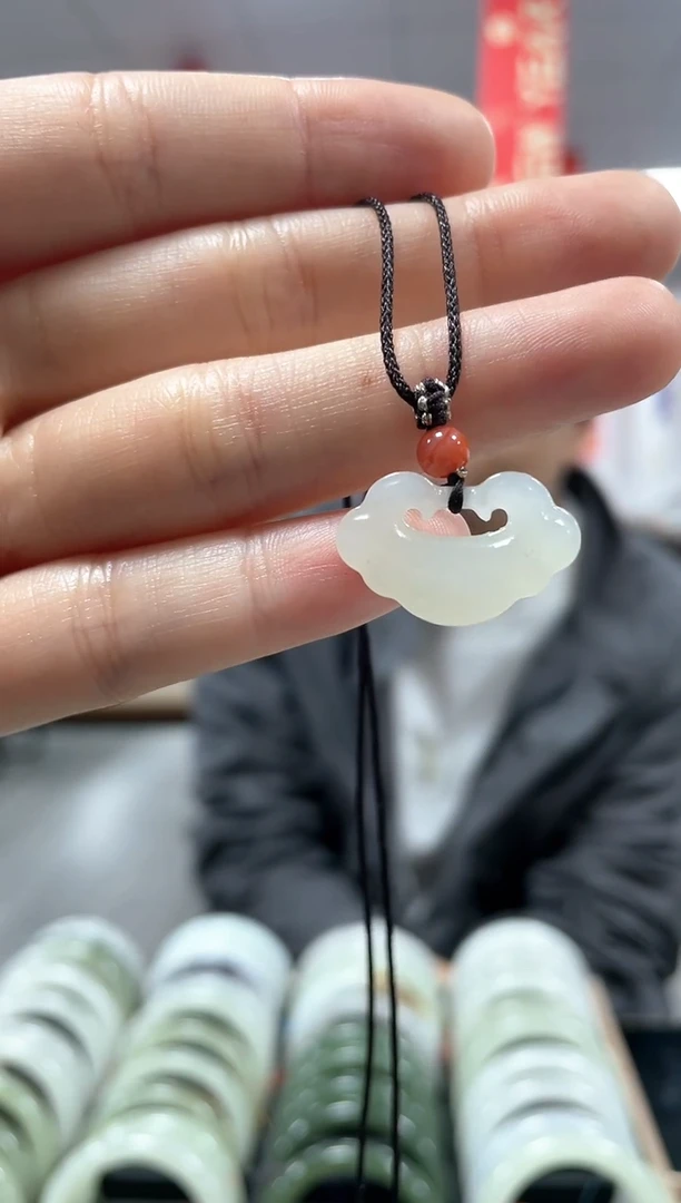 【闪购商品】和田玉颈饰未镶嵌平安锁挂件一件