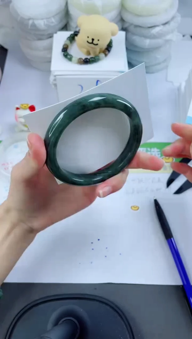 【闪购商品】石英质玉手镯未镶嵌85-65