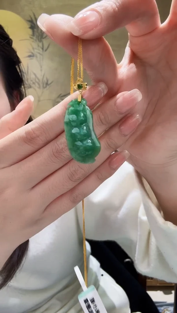 颈饰未镶嵌翡翠吊坠
