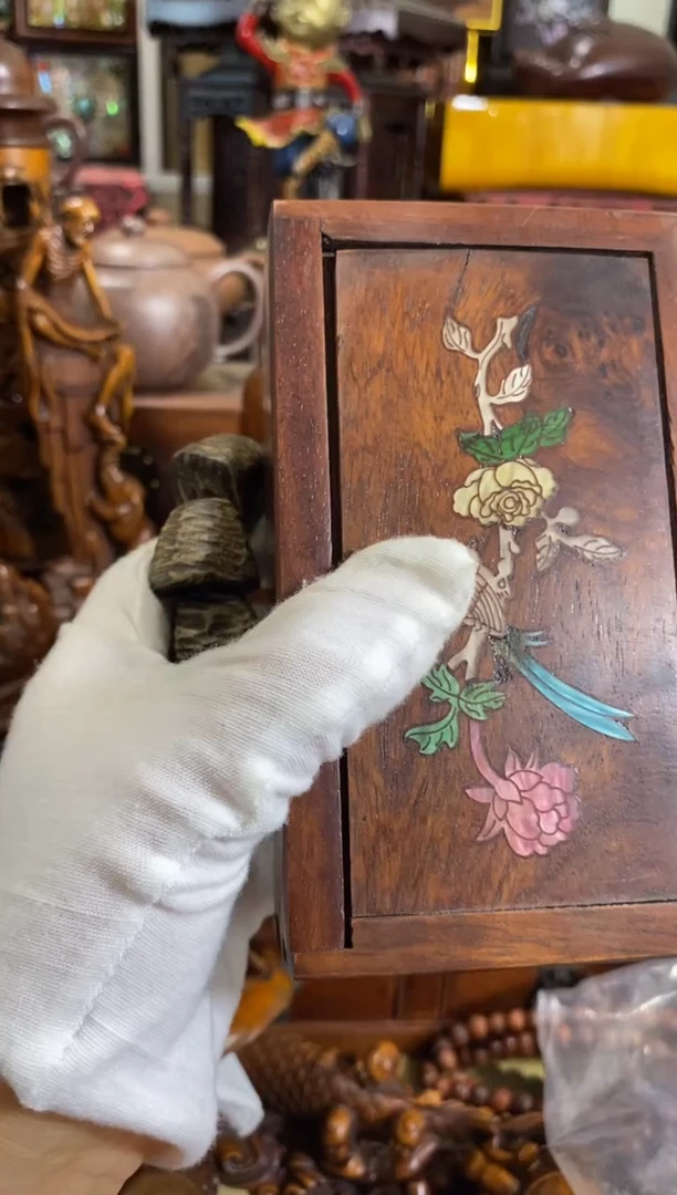 木中之王黄奇山形单圈带盒子