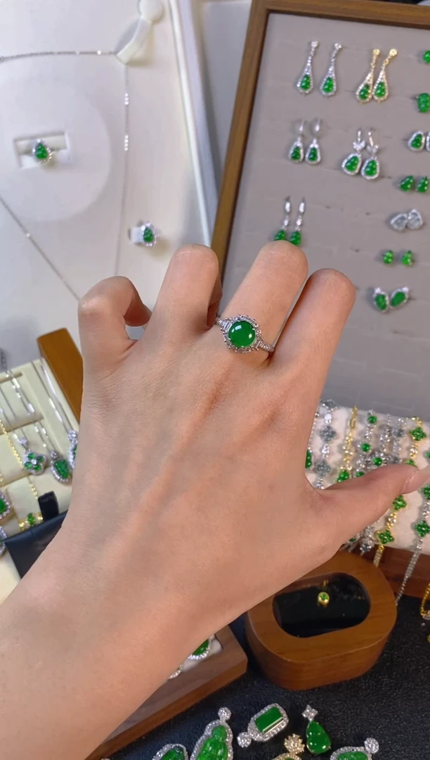 翡翠戒指银S925镶嵌多样性