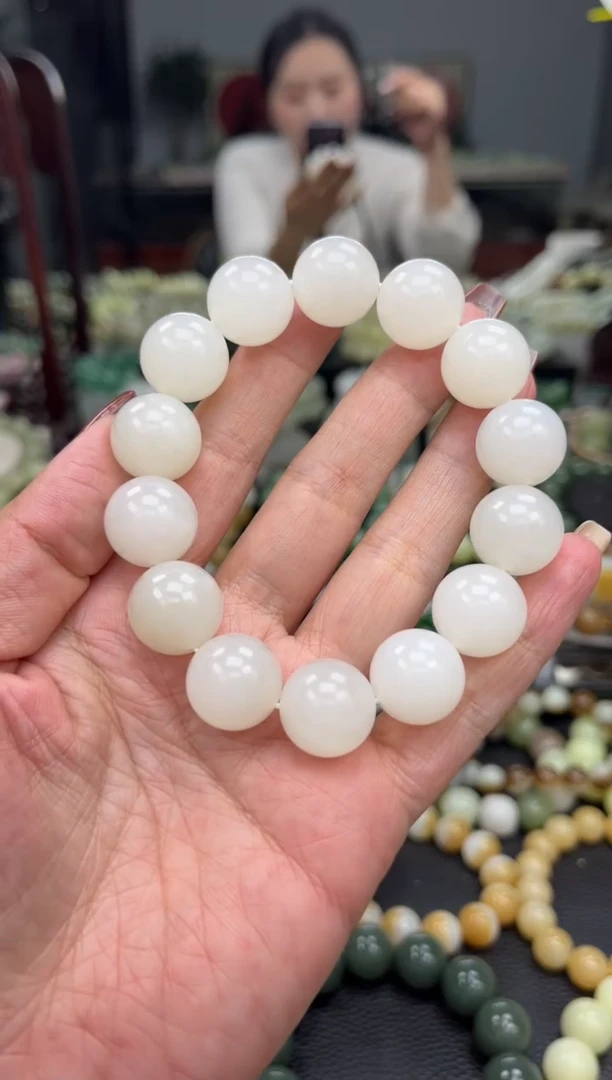 【闪购商品】和田玉手串未镶嵌冰白玉卡16